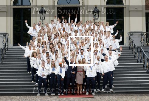 Den Haag 13 augustus 2024
Alle medaillewinnaars bij de olympische spelen op bezoek bij Koning Willem Alexander en Koningin Maxima op huis ten Bosch . oa aanwezig Femke Bol Sifan hassan Harrie Lavreysen Sharon v Rouwendaal Worthy de Jong Marit Bouwmeester Roy v d Berg de Hockey heren de hockey dames en alle roeiers.