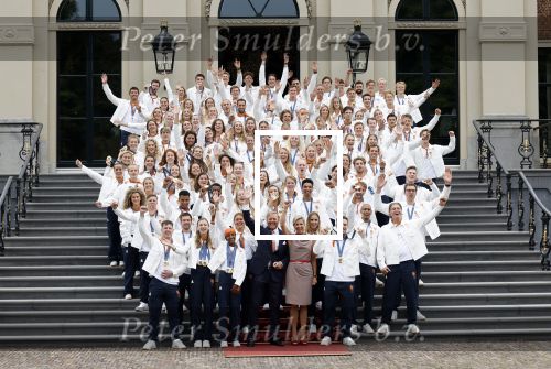 Den Haag 13 augustus 2024
Alle medaillewinnaars bij de olympische spelen op bezoek bij Koning Willem Alexander en Koningin Maxima op huis ten Bosch . oa aanwezig Femke Bol Sifan hassan Harrie Lavreysen Sharon v Rouwendaal Worthy de Jong Marit Bouwmeester Roy v d Berg de Hockey heren de hockey dames en alle roeiers.