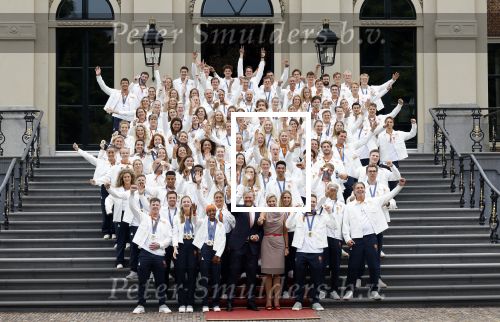 Den Haag 13 augustus 2024
Alle medaillewinnaars bij de olympische spelen op bezoek bij Koning Willem Alexander en Koningin Maxima op huis ten Bosch . oa aanwezig Femke Bol Sifan hassan Harrie Lavreysen Sharon v Rouwendaal Worthy de Jong Marit Bouwmeester Roy v d Berg de Hockey heren de hockey dames en alle roeiers.