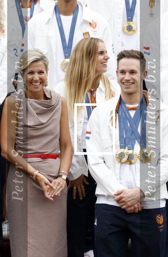 Den Haag 13 augustus 2024
Alle medaillewinnaars bij de olympische spelen op bezoek bij Koning Willem Alexander en Koningin Maxima op huis ten Bosch . oa aanwezig Femke Bol Sifan hassan Harrie Lavreysen Sharon v Rouwendaal Worthy de Jong Marit Bouwmeester Roy v d Berg de Hockey heren de hockey dames en alle roeiers.