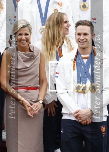 Den Haag 13 augustus 2024
Alle medaillewinnaars bij de olympische spelen op bezoek bij Koning Willem Alexander en Koningin Maxima op huis ten Bosch . oa aanwezig Femke Bol Sifan hassan Harrie Lavreysen Sharon v Rouwendaal Worthy de Jong Marit Bouwmeester Roy v d Berg de Hockey heren de hockey dames en alle roeiers.