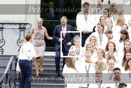 Den Haag 13 augustus 2024
Alle medaillewinnaars bij de olympische spelen op bezoek bij Koning Willem Alexander en Koningin Maxima op huis ten Bosch . oa aanwezig Femke Bol Sifan hassan Harrie Lavreysen Sharon v Rouwendaal Worthy de Jong Marit Bouwmeester Roy v d Berg de Hockey heren de hockey dames en alle roeiers.