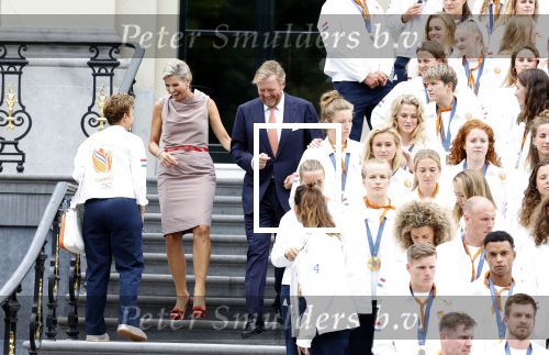Den Haag 13 augustus 2024
Alle medaillewinnaars bij de olympische spelen op bezoek bij Koning Willem Alexander en Koningin Maxima op huis ten Bosch . oa aanwezig Femke Bol Sifan hassan Harrie Lavreysen Sharon v Rouwendaal Worthy de Jong Marit Bouwmeester Roy v d Berg de Hockey heren de hockey dames en alle roeiers.