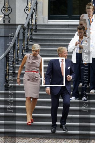 Den Haag 13 augustus 2024
Alle medaillewinnaars bij de olympische spelen op bezoek bij Koning Willem Alexander en Koningin Maxima op huis ten Bosch . oa aanwezig Femke Bol Sifan hassan Harrie Lavreysen Sharon v Rouwendaal Worthy de Jong Marit Bouwmeester Roy v d Berg de Hockey heren de hockey dames en alle roeiers.