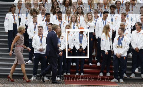 Den Haag 13 augustus 2024
Alle medaillewinnaars bij de olympische spelen op bezoek bij Koning Willem Alexander en Koningin Maxima op huis ten Bosch . oa aanwezig Femke Bol Sifan hassan Harrie Lavreysen Sharon v Rouwendaal Worthy de Jong Marit Bouwmeester Roy v d Berg de Hockey heren de hockey dames en alle roeiers.
