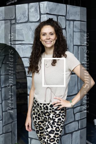 Molenaarsgraaf 26 augustus 2024
Presntatie cast Shrek met oa Rene v Kooten Linda Verstraten Qshans Thode en Darren v d Lek . Michael v Hoorne is de producent