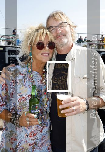 Amsterdam 31 augustus 2024
50 jaar Radio Veronica op het veronica schip.
Aanwezig oa Tineke de Nooij Wil Luikinga Adje Roland Erik de Zwart Ben Cramer Chimene v Oosterhout Manuela Kemp en haar man Tjerk Lammers .
