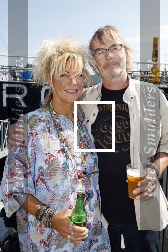 Amsterdam 31 augustus 2024
50 jaar Radio Veronica op het veronica schip.
Aanwezig oa Tineke de Nooij Wil Luikinga Adje Roland Erik de Zwart Ben Cramer Chimene v Oosterhout Manuela Kemp en haar man Tjerk Lammers .