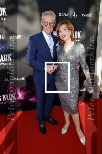 Amsterdam 9augustus 2024
Premiere show Hans Klok in Carre . Marijke Helwegen met haar man Harrie