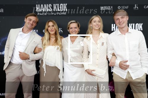 Amsterdam 9augustus 2024
Premiere show Hans Klok in Carre . Mariska v Kolck kwam met haar zoons en aanhang