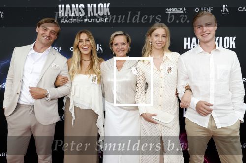 Amsterdam 9augustus 2024
Premiere show Hans Klok in Carre . Mariska v Kolck kwam met zoons en aanhang
