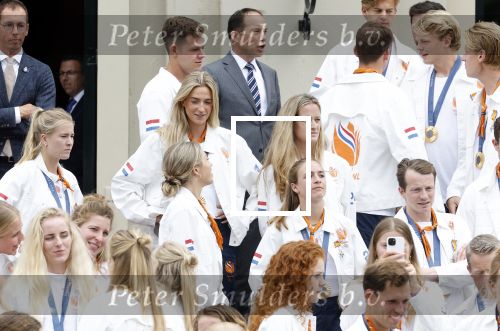 Den Haag 13 augustus 2024
Alle medaillewinnaars bij de olympische spelen op bezoek bij Koning Willem Alexander en Koningin Maxima op huis ten Bosch . oa aanwezig Femke Bol Sifan hassan Harrie Lavreysen Sharon v Rouwendaal Worthy de Jong Marit Bouwmeester Roy v d Berg de Hockey heren de hockey dames en alle roeiers.