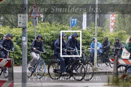 Amsterdam augustus 2024
Prinses Amalia heeft haar ontgroeningsweek in Amsterdam . Ze slapen in het Frans Otten Stadion met alle medestudenten . Ze gaan met fiets de stad in . Het regent meerdere dagen . Ook gaan ze varen  met een sloep  op de Amstel.
