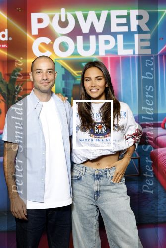 Amsterdam 21 augustus 2024
Presentatie Power Couple . De bekende koppels die mee doen aan het programma zijn: Djamila & Johannes, Eva & Sebastiaan, Laura & Ryan, Naomi & Quentin, Annebel & Rene, Michelle & Roy en Vonneke & Davinio. Monica Geuze en Valerio Zeno.