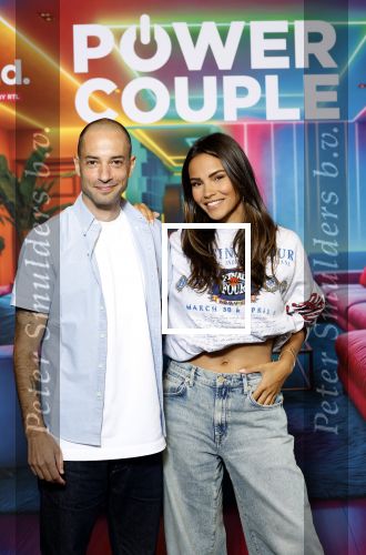 Amsterdam 21 augustus 2024
Presentatie Power Couple . De bekende koppels die mee doen aan het programma zijn: Djamila & Johannes, Eva & Sebastiaan, Laura & Ryan, Naomi & Quentin, Annebel & Rene, Michelle & Roy en Vonneke & Davinio. Monica Geuze en Valerio Zeno.