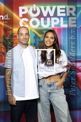 Amsterdam 21 augustus 2024
Presentatie Power Couple . De bekende koppels die mee doen aan het programma zijn: Djamila & Johannes, Eva & Sebastiaan, Laura & Ryan, Naomi & Quentin, Annebel & Rene, Michelle & Roy en Vonneke & Davinio. Monica Geuze en Valerio Zeno.