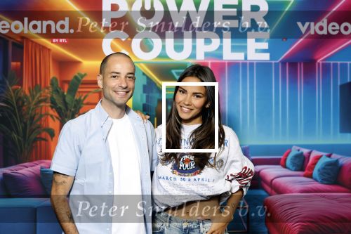 Amsterdam 21 augustus 2024
Presentatie Power Couple . De bekende koppels die mee doen aan het programma zijn: Djamila & Johannes, Eva & Sebastiaan, Laura & Ryan, Naomi & Quentin, Annebel & Rene, Michelle & Roy en Vonneke & Davinio. Monica Geuze en Valerio Zeno.
