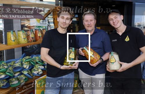 Amsterdam 28 augustus 2024
Oos Kesbeke met zijn zoons bij de Jumbo