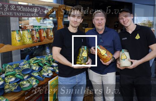 Amsterdam 28 augustus 2024
Oos Kesbeke met zijn zoons bij de Jumbo