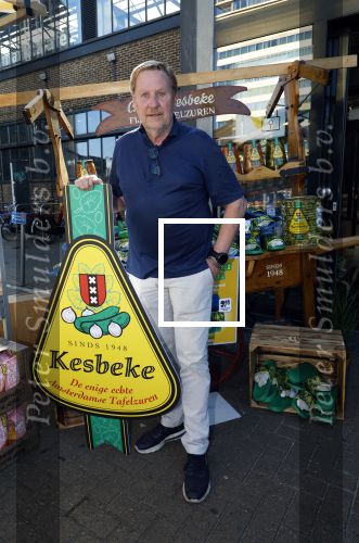 Amsterdam 28 augustus 2024
Oos Kesbeke met zijn zoons bij de Jumbo