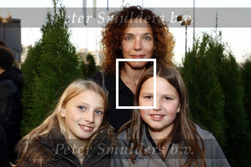 Amsterdam 6 oktober 2008
Premiere film huis Anubis in de theaterfabriek. 
Paula v oest met dochters