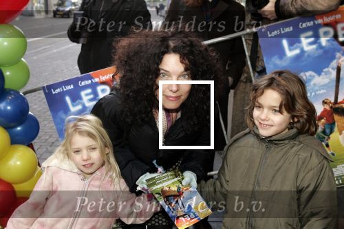 Amsterdam 23 januari 2005
Premiere van Lepel in Tuschinski.
Paula v Oest met kinderen