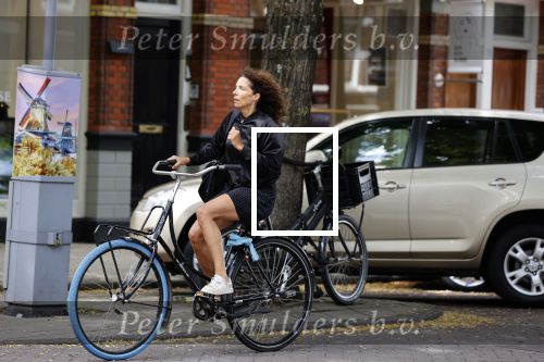 Amsterdam 27 juli 2020
Paula v Oest op de fiets in Amsterdam zuid