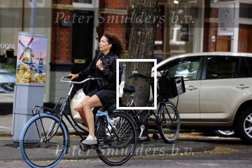 Amsterdam 27 juli 2020
Paula v Oest op de fiets in Amsterdam zuid