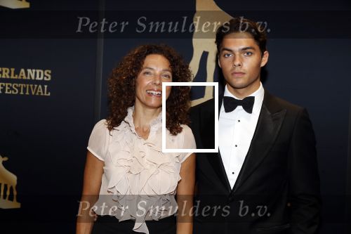 Utrecht 29 september 2017
Uitreiking gouden kalveren in de schouwburg van Utrecht. 
Paula v Oest met zoon