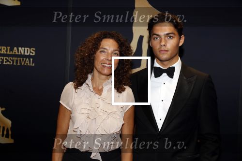 Utrecht 29 september 2017
Uitreiking gouden kalveren in de schouwburg van Utrecht. 
Paula v Oest met zoon