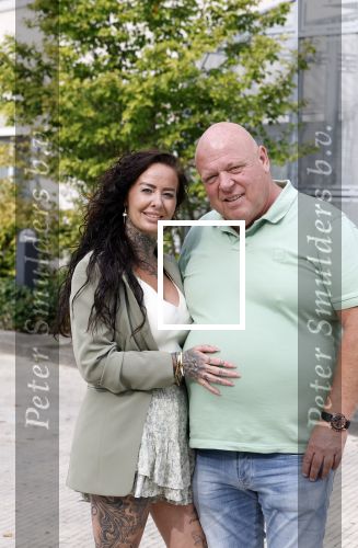 Helmond 30 augustus 2024
Mark Gillis wordt uit het ziekenhuis ontslagen waar hij ruim 9 weken heeft gelegen . Zijn vader Peter Gillis Wendy v Hout en broer Ruud Gillis en zus Inge Gillis halen hem op.