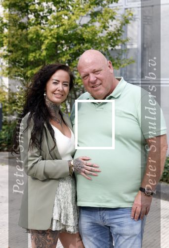 Helmond 30 augustus 2024
Mark Gillis wordt uit het ziekenhuis ontslagen waar hij ruim 9 weken heeft gelegen . Zijn vader Peter Gillis Wendy v Hout en broer Ruud Gillis en zus Inge Gillis halen hem op.