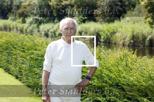 Loosdrecht 30 juli 2024
Peter Koelewijn bij zijn huis in Loosdrecht.