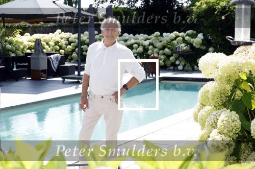 Loosdrecht 30 juli 2024
Peter Koelewijn bij zijn huis in Loosdrecht.