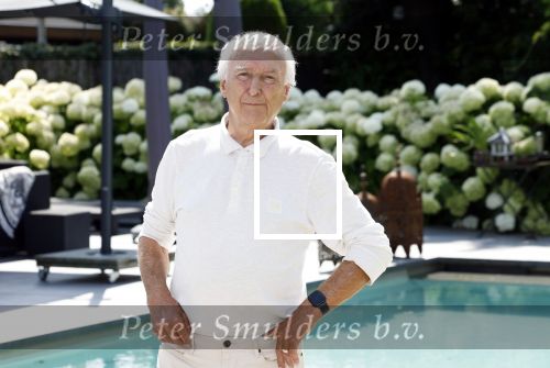 Loosdrecht 30 juli 2024
Peter Koelewijn bij zijn huis in Loosdrecht.