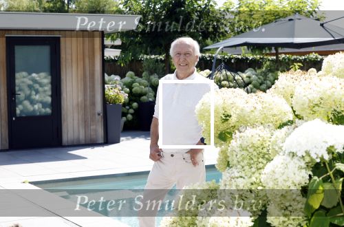 Loosdrecht 30 juli 2024
Peter Koelewijn bij zijn huis in Loosdrecht.