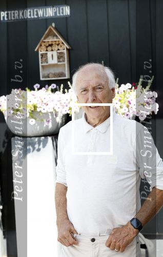 Loosdrecht 30 juli 2024
Peter Koelewijn bij zijn huis in Loosdrecht.