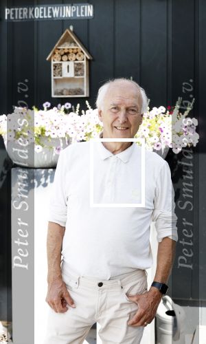 Loosdrecht 30 juli 2024
Peter Koelewijn bij zijn huis in Loosdrecht.