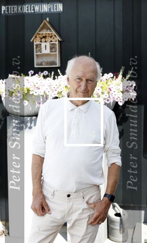 Loosdrecht 30 juli 2024
Peter Koelewijn bij zijn huis in Loosdrecht.