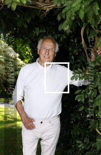 Loosdrecht 30 juli 2024
Peter Koelewijn bij zijn huis in Loosdrecht.