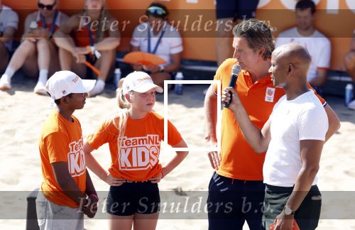 Scheveningen 12 augustus 2024
Aankomst olympische sporters in scheveningen . Humberto Tan presenteert het programma. Pieter v d Hoogenband
