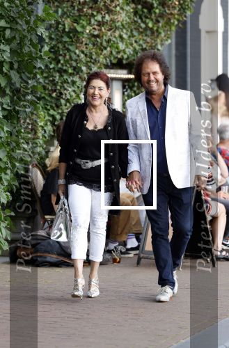 Amsterdam 9augustus 2024
Premiere show Hans Klok in Carre . Rene Leblanc met partner
