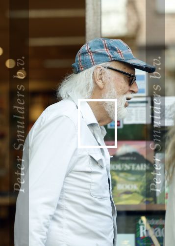 Amsterdam 8 augustus 2024
Rob Houwer met zijn vrouw op de cornelis schuytstraat.