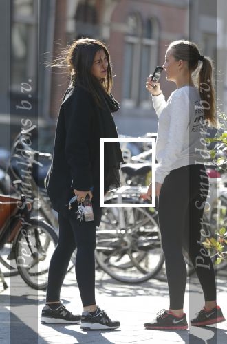 Amsterdam 29 september en 1 oktober 2015
De zwangere vrouw van Arie Boomsma, Romy Houwer  met haar zus Ruby Houwer (Beide dochters van Rob Houwer) in Amsterdam.