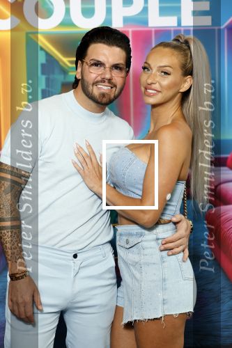 Amsterdam 21 augustus 2024
Presentatie Power Couple . De bekende koppels die mee doen aan het programma zijn: Djamila & Johannes, Eva & Sebastiaan, Laura & Ryan, Naomi & Quentin, Annebel & Rene, Michelle & Roy en Vonneke & Davinio. Monica Geuze en Valerio Zeno. Roy Donders en Michelle