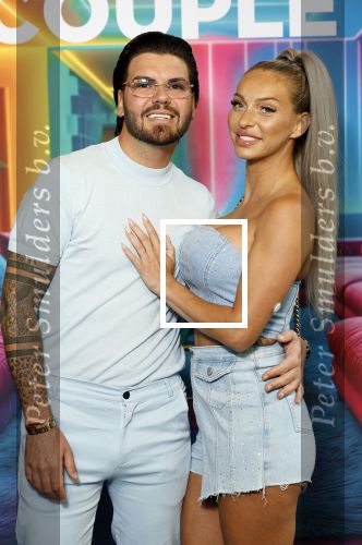 Amsterdam 21 augustus 2024
Presentatie Power Couple . De bekende koppels die mee doen aan het programma zijn: Djamila & Johannes, Eva & Sebastiaan, Laura & Ryan, Naomi & Quentin, Annebel & Rene, Michelle & Roy en Vonneke & Davinio. Monica Geuze en Valerio Zeno. Roy Donders en Michelle