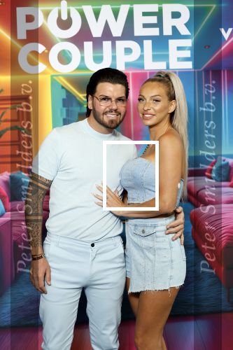 Amsterdam 21 augustus 2024
Presentatie Power Couple . De bekende koppels die mee doen aan het programma zijn: Djamila & Johannes, Eva & Sebastiaan, Laura & Ryan, Naomi & Quentin, Annebel & Rene, Michelle & Roy en Vonneke & Davinio. Monica Geuze en Valerio Zeno. Roy Donders en Michelle