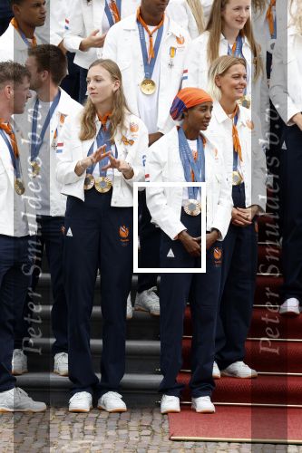 Den Haag 13 augustus 2024
Alle medaillewinnaars bij de olympische spelen op bezoek bij Koning Willem Alexander en Koningin Maxima op huis ten Bosch . oa aanwezig Femke Bol Sifan hassan Harrie Lavreysen Sharon v Rouwendaal Worthy de Jong Marit Bouwmeester Roy v d Berg de Hockey heren de hockey dames en alle roeiers.