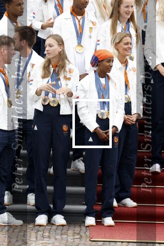 Den Haag 13 augustus 2024
Alle medaillewinnaars bij de olympische spelen op bezoek bij Koning Willem Alexander en Koningin Maxima op huis ten Bosch . oa aanwezig Femke Bol Sifan hassan Harrie Lavreysen Sharon v Rouwendaal Worthy de Jong Marit Bouwmeester Roy v d Berg de Hockey heren de hockey dames en alle roeiers.