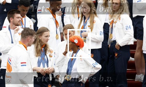 Den Haag 13 augustus 2024
Alle medaillewinnaars bij de olympische spelen op bezoek bij Koning Willem Alexander en Koningin Maxima op huis ten Bosch . oa aanwezig Femke Bol Sifan hassan Harrie Lavreysen Sharon v Rouwendaal Worthy de Jong Marit Bouwmeester Roy v d Berg de Hockey heren de hockey dames en alle roeiers.
